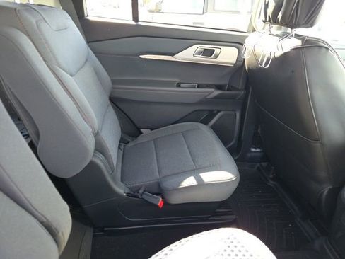 Used 2025 Ford Explorer Active image 15