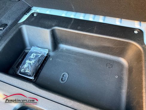 Used 2024 Jeep Wrangler Unlimited Sport image 17