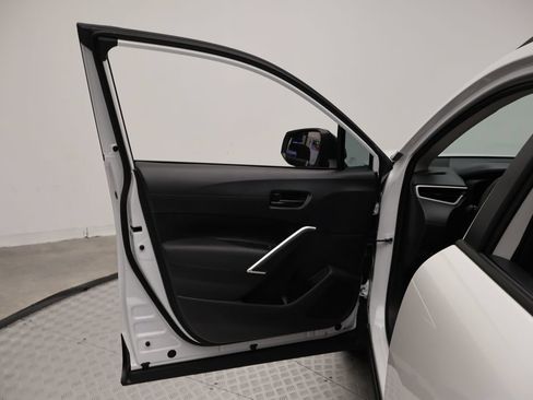 Used 2026 Toyota Corolla Cross LE FWD image 16