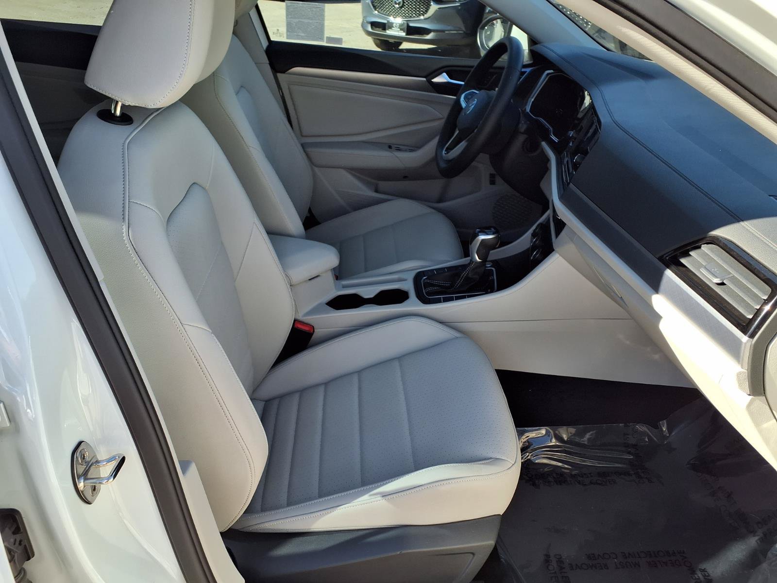 Used 2024 Volkswagen Jetta SE w/ Panoramic Sunroof Package FWD image 24