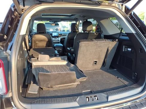 Used 2022 Ford Explorer XLT w/ Equipment Group 202A AWD/4WD image 22