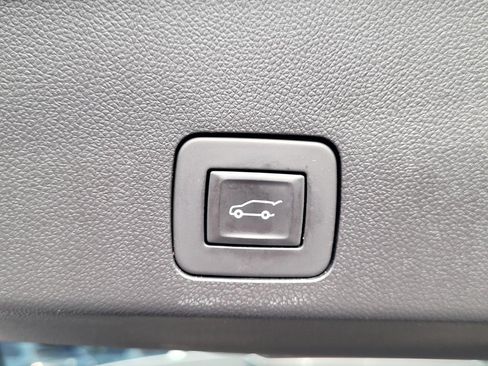 Used 2021 Buick Encore GX Select w/ Sport Touring Package FWD image 5