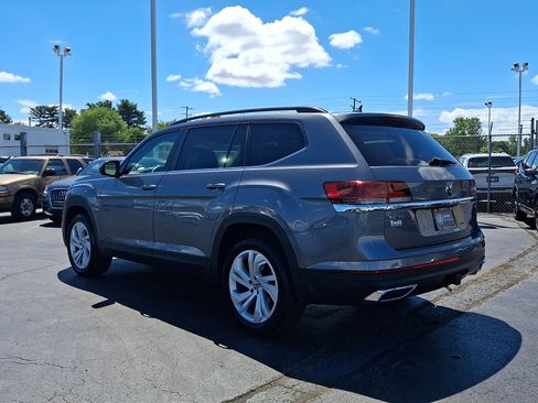 Certified 2023 Volkswagen Atlas SE w/ Panoramic Sunroof Package AWD/4WD image 4