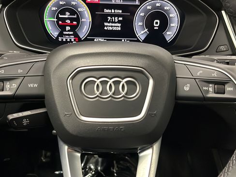 Used 2022 Audi Q5 e Premium w/ Convenience Package AWD/4WD image 16