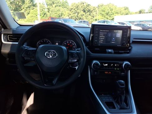 Used 2021 Toyota RAV4 LE AWD/4WD image 11