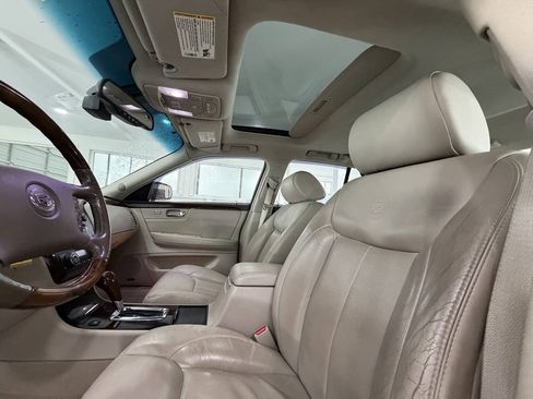 Used 2006 Cadillac DTS FWD image 30