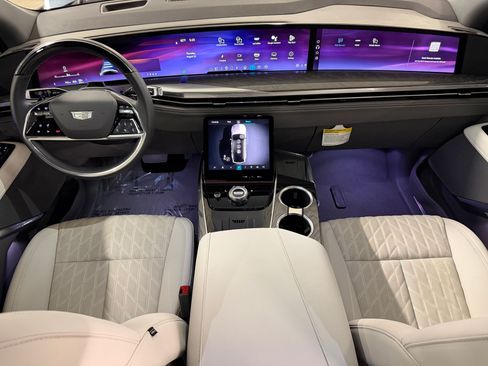Used 2025 Cadillac Escalade IQ Luxury 1 AWD/4WD image 14