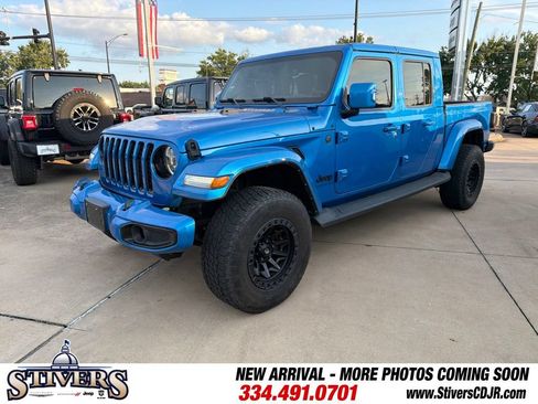 Used 2022 Jeep Gladiator Overland AWD/4WD image 5