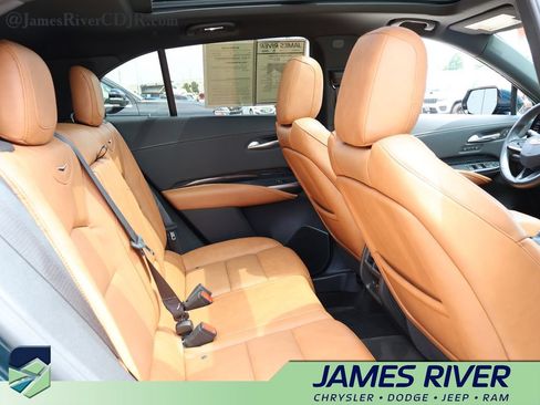 Used 2024 Cadillac XT4 Sport FWD image 11