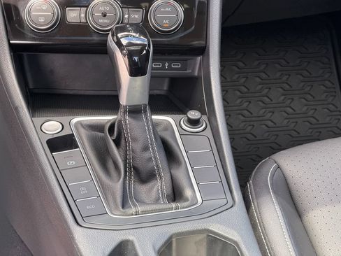 Used 2023 Volkswagen Jetta SE FWD image 18