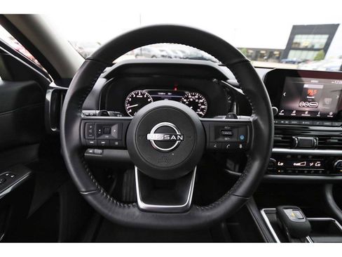 Used 2025 Nissan Pathfinder SV image 13