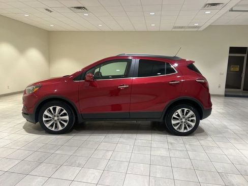 Used 2020 Buick Encore Preferred FWD image 2