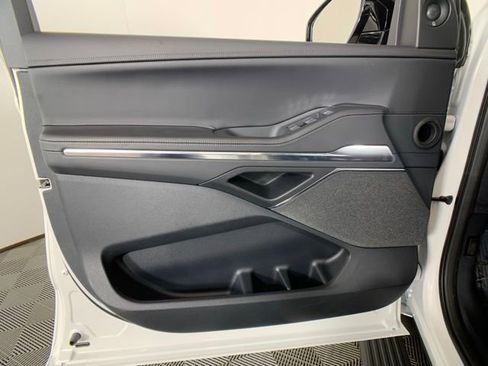 New 2025 Lincoln Navigator L Reserve w/ Jet Appearance Package image 32