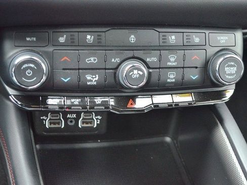 Used 2024 Dodge Durango GT image 29