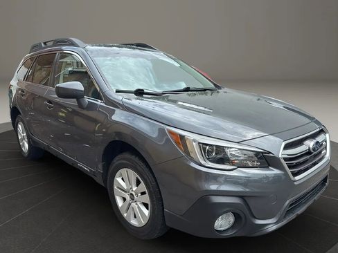 Used 2018 Subaru Outback 2.5i Premium image 3