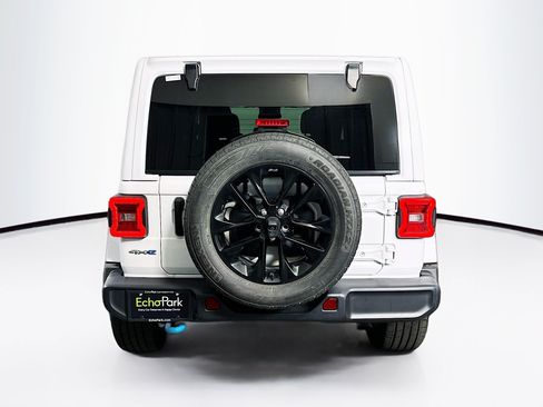 Used 2024 Jeep Wrangler Unlimited Sahara AWD/4WD image 7
