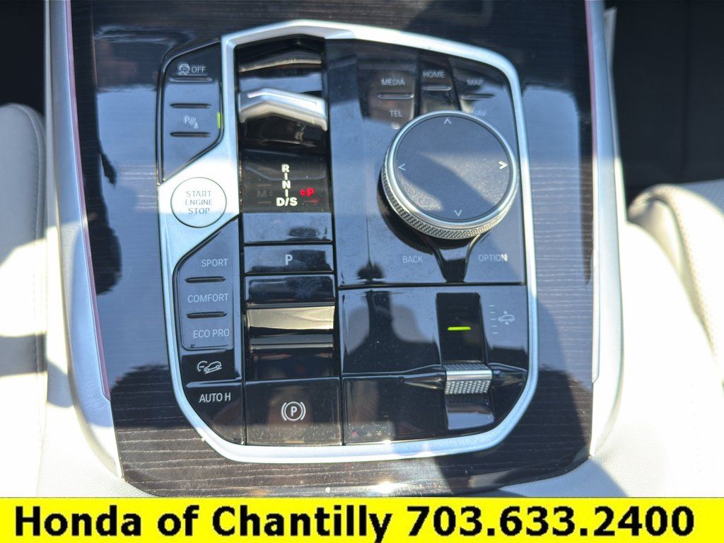 Used 2023 BMW X7 xDrive40i w/ M Sport Package AWD/4WD image 15