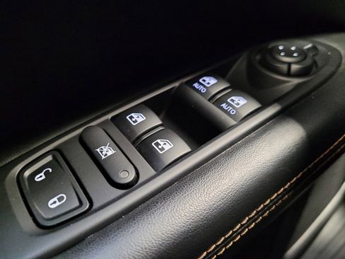 Used 2018 Jeep Compass Limited w/ Navigation Group image 27