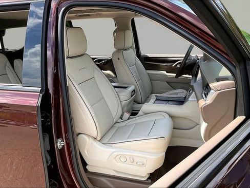 Used 2023 GMC Yukon Denali RWD image 21