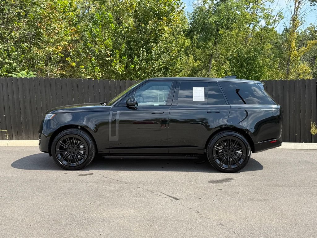 Certified 2026 Land Rover Range Rover SE AWD/4WD image 2