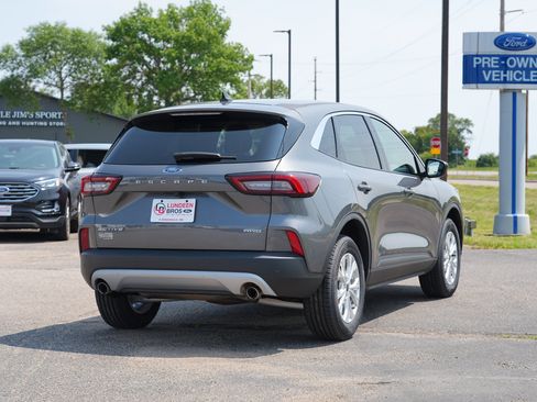 Used 2023 Ford Escape Active w/ Tech Pack #1 AWD/4WD image 3