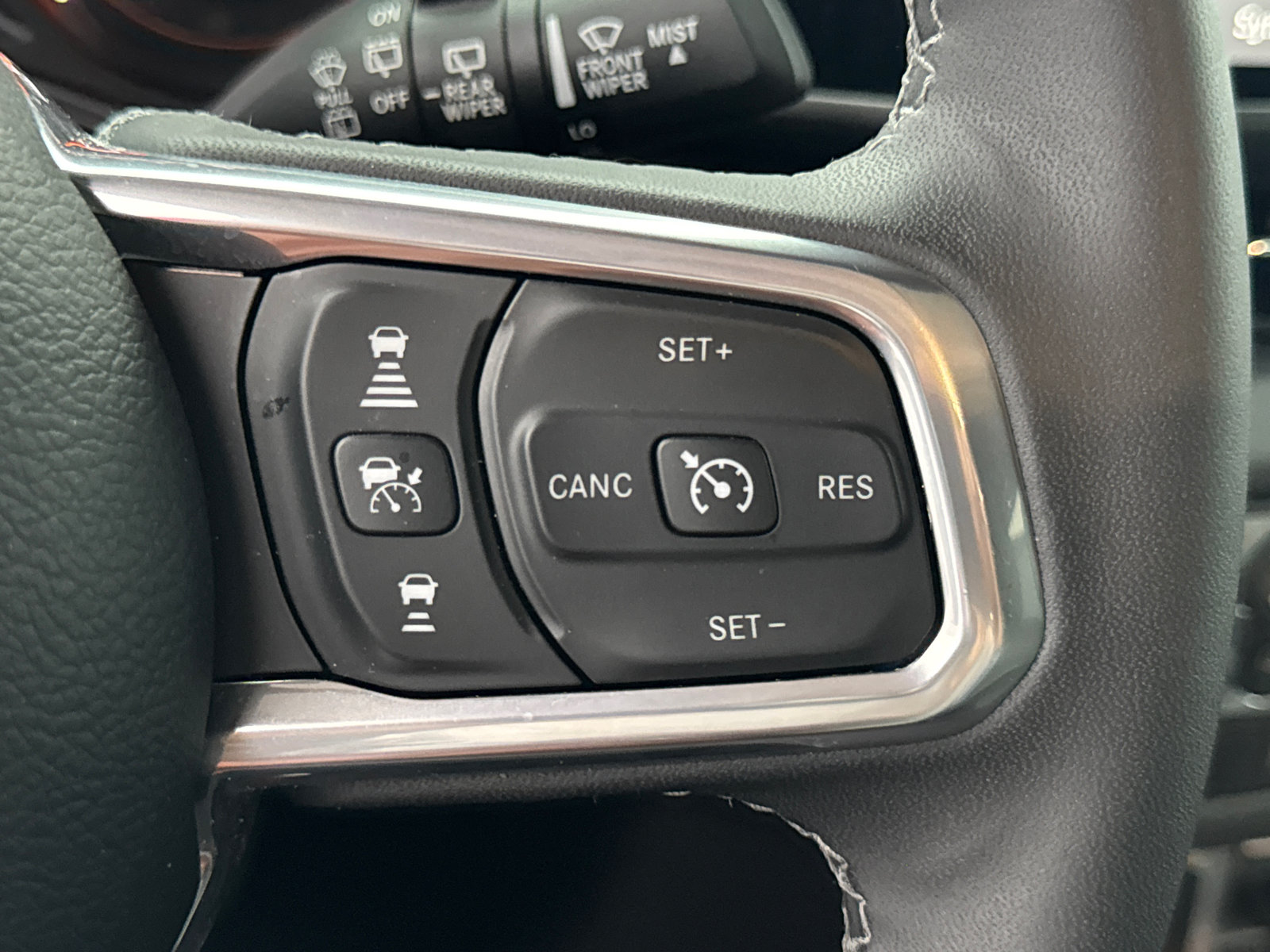 Used 2026 Jeep Wrangler Unlimited Sahara AWD/4WD image 31