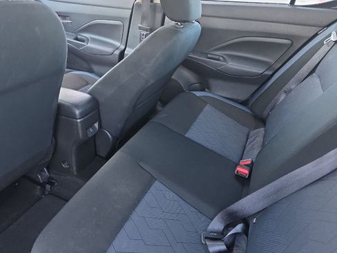 Used 2025 Nissan Versa SV FWD image 5