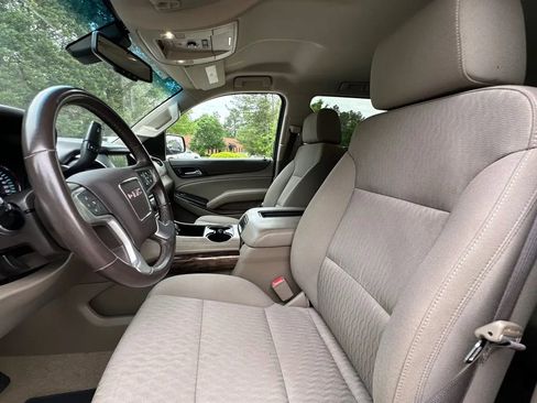 Used 2017 GMC Yukon XL SLE w/ SLE Value Package image 43