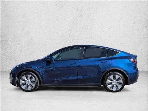 Used 2023 Tesla Model Y Long Range image 9