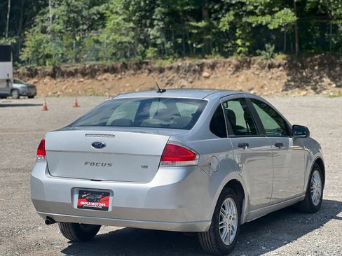 Used 2010 Ford Focus SE FWD image 6