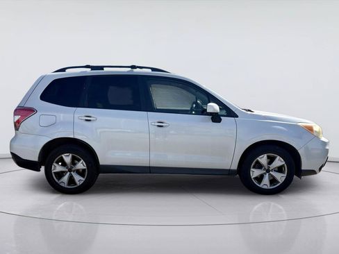 Used 2015 Subaru Forester 2.5i Premium w/ All-Weather Package AWD/4WD image 2
