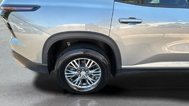 Used 2025 Chevrolet Traverse LT AWD/4WD image 37