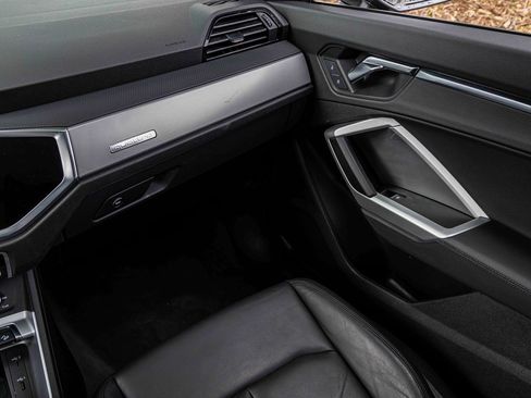 Used 2020 Audi Q3 2.0T Premium Plus w/ Premium Plus Package image 18