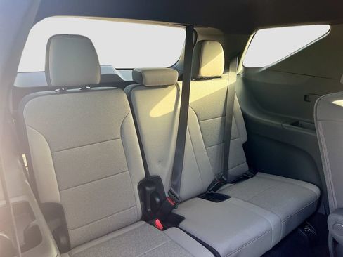 Used 2026 Chevrolet Traverse LT FWD image 27