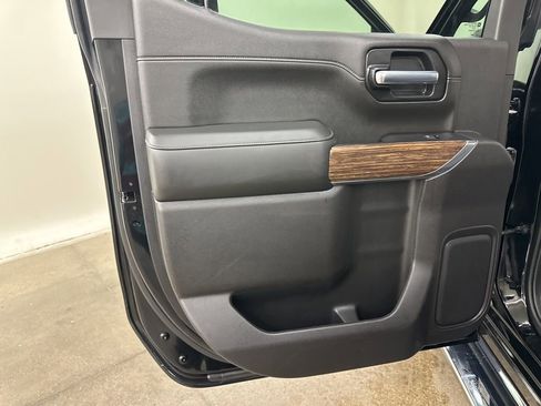 Used 2020 Chevrolet Silverado 1500 High Country w/ Technology Package image 28