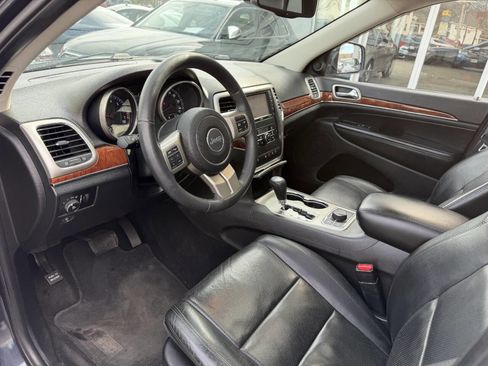 Used 2013 Jeep Grand Cherokee Limited w/ Luxury Group II image 19