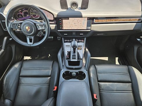 Certified 2023 Porsche Cayenne Turbo S AWD/4WD image 24
