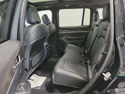 New 2026 Jeep Grand Cherokee Limited AWD/4WD image 8
