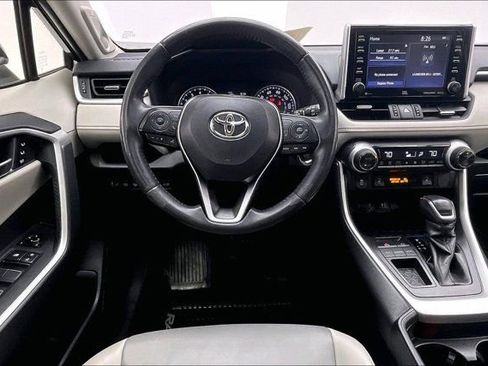 Used 2019 Toyota RAV4 XLE Premium w/ Cold Weather Package FWD image 4
