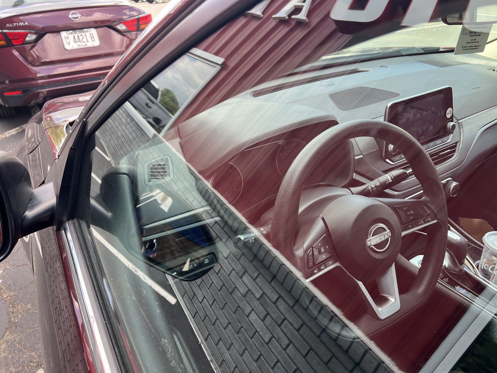 Used 2024 Nissan Altima 2.5 SV FWD image 9