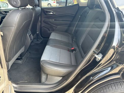 Used 2025 Chevrolet Trax LT w/ LT Convenience Package image 20