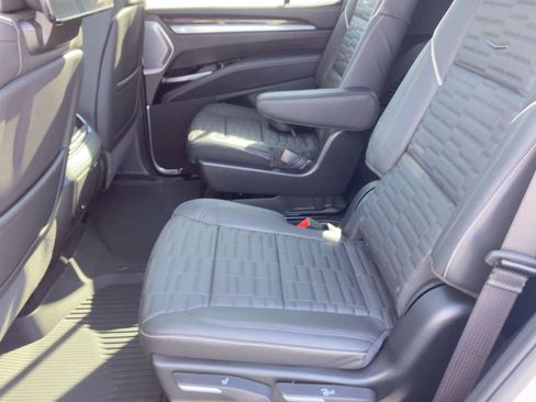 New 2026 Cadillac Escalade Platinum Sport w/ LPO, Floor Liner Package image 29