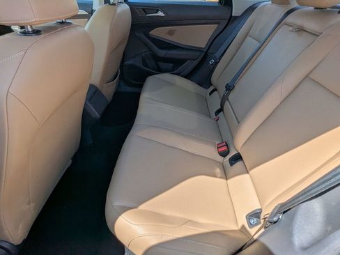 Used 2019 Volkswagen Jetta SE image 17
