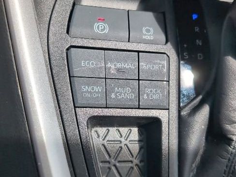 Certified 2022 Toyota RAV4 XLE AWD/4WD image 12