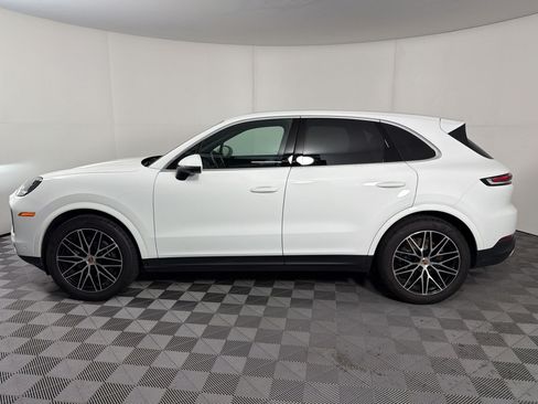 Certified 2026 Porsche Cayenne AWD/4WD image 2