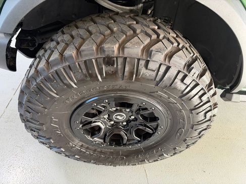 Used 2023 Ford Bronco Wildtrak image 9