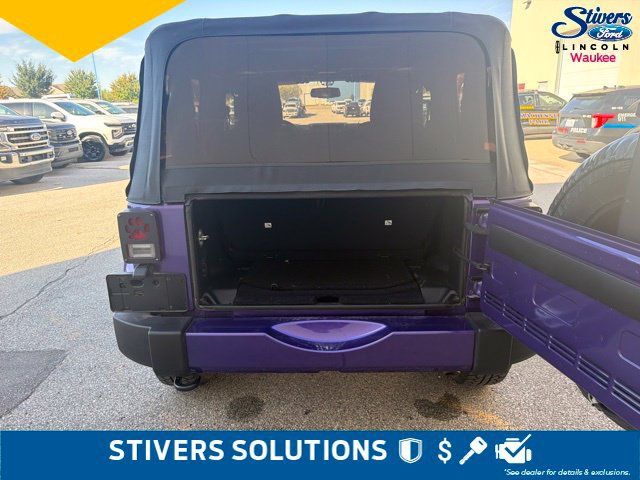 Used 2018 Jeep Wrangler Sahara AWD/4WD image 10
