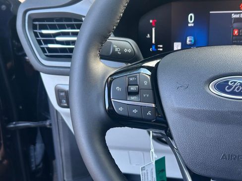 Certified 2024 Ford Escape SE image 39