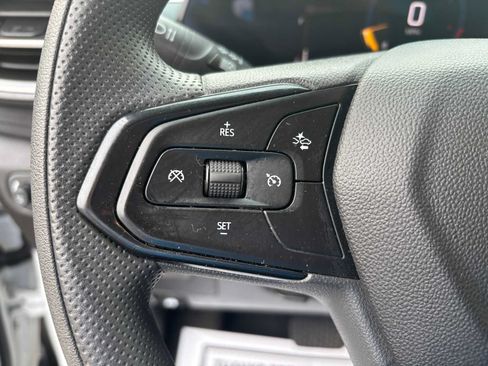 Used 2025 Chevrolet TrailBlazer LT AWD/4WD image 19