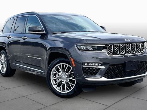 Used 2025 Jeep Grand Cherokee Summit AWD/4WD image 3